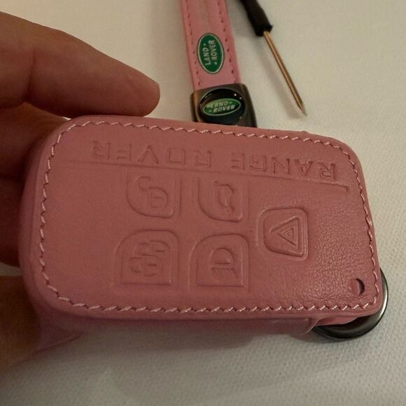 Land Rover Key Fob Keychain and Fob Case Cover in Pink Leather NWT - Picture 3 of 7